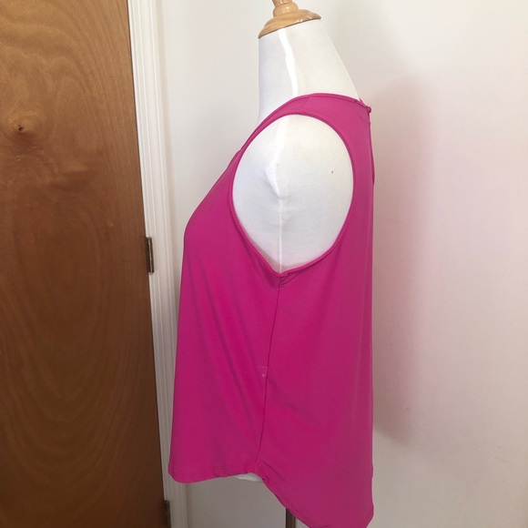 Sleeveless Magenta Top - Picture 4 of 10